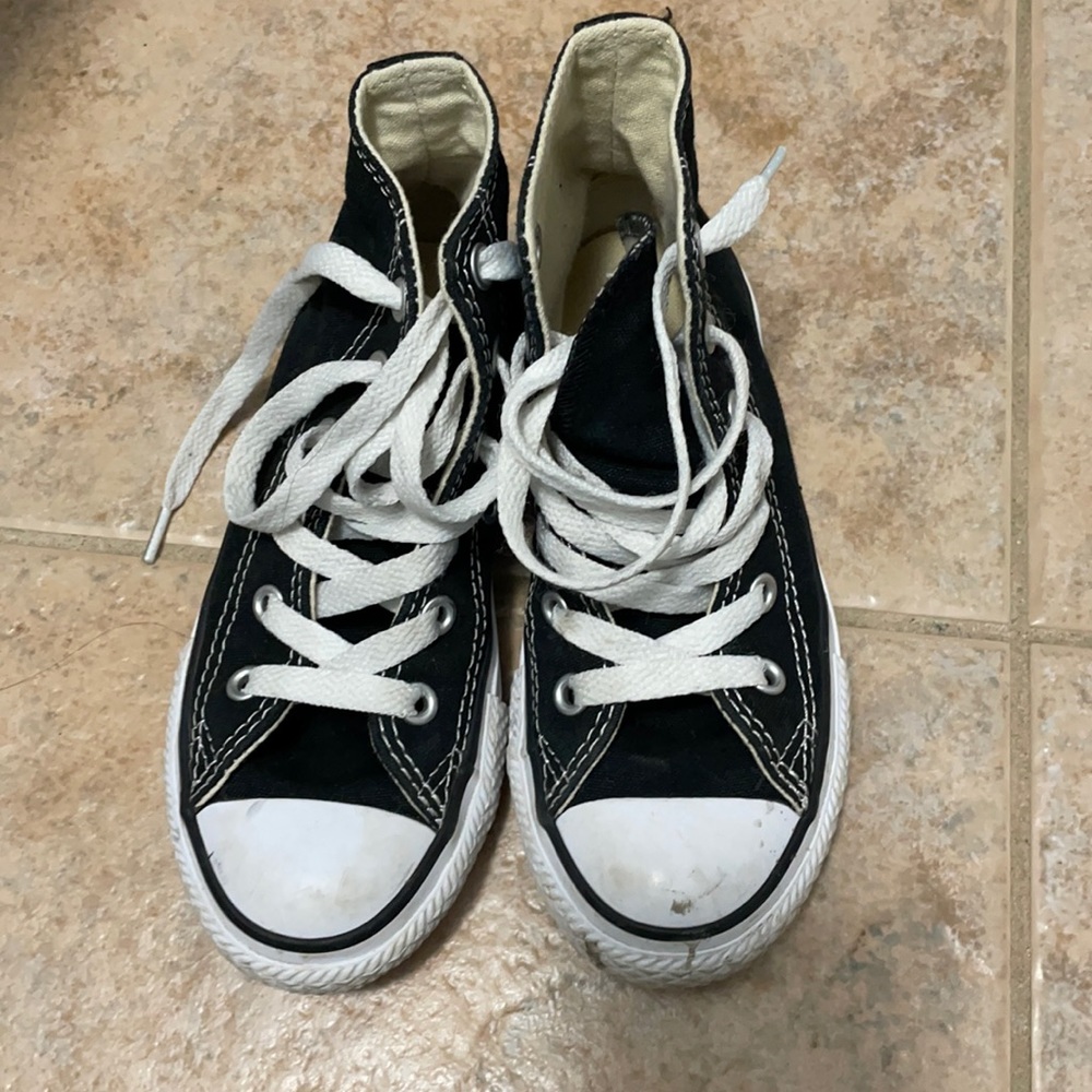 Boys converse